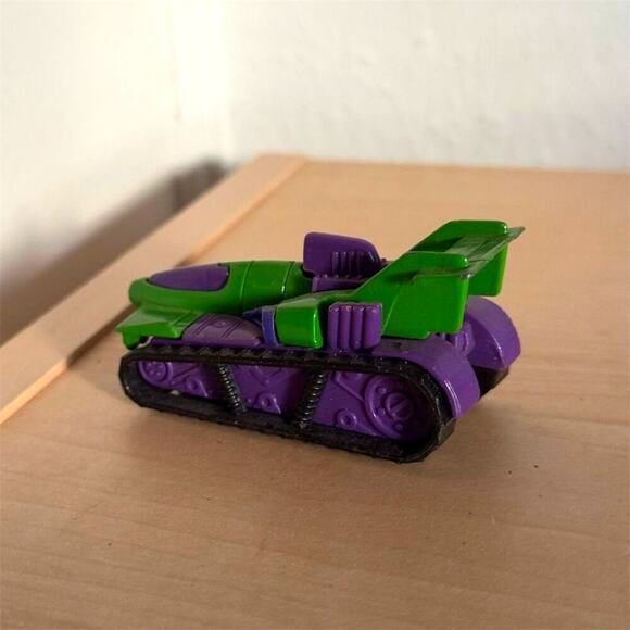 Vintage 1992 Hot Wheels Treadator Tank 1:64 Green Purple All Terrain - Picture 6 of 9